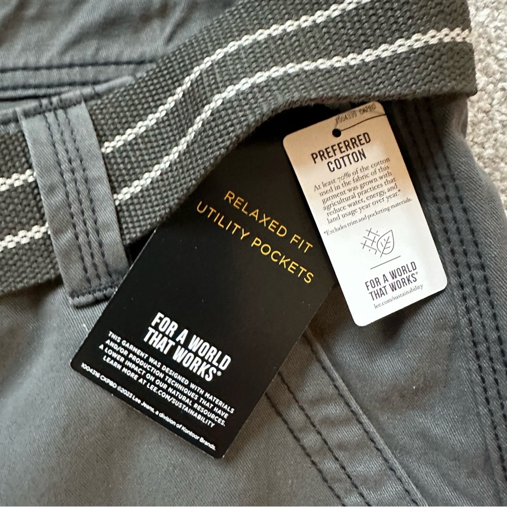 Lee Gray Relaxed Fit Cargo Shorts w/ Belt - Picture 4 of 6